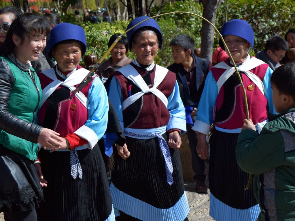 נשות מיעוט הנאש'י בתלבושות המסורתיות (צילום: טל ניצן)