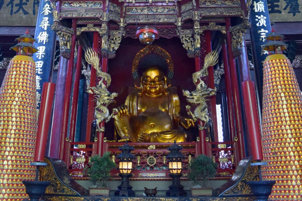 הבודהה הצוחק בהיכל מלכי השמיים (צילום: טל ניצן)