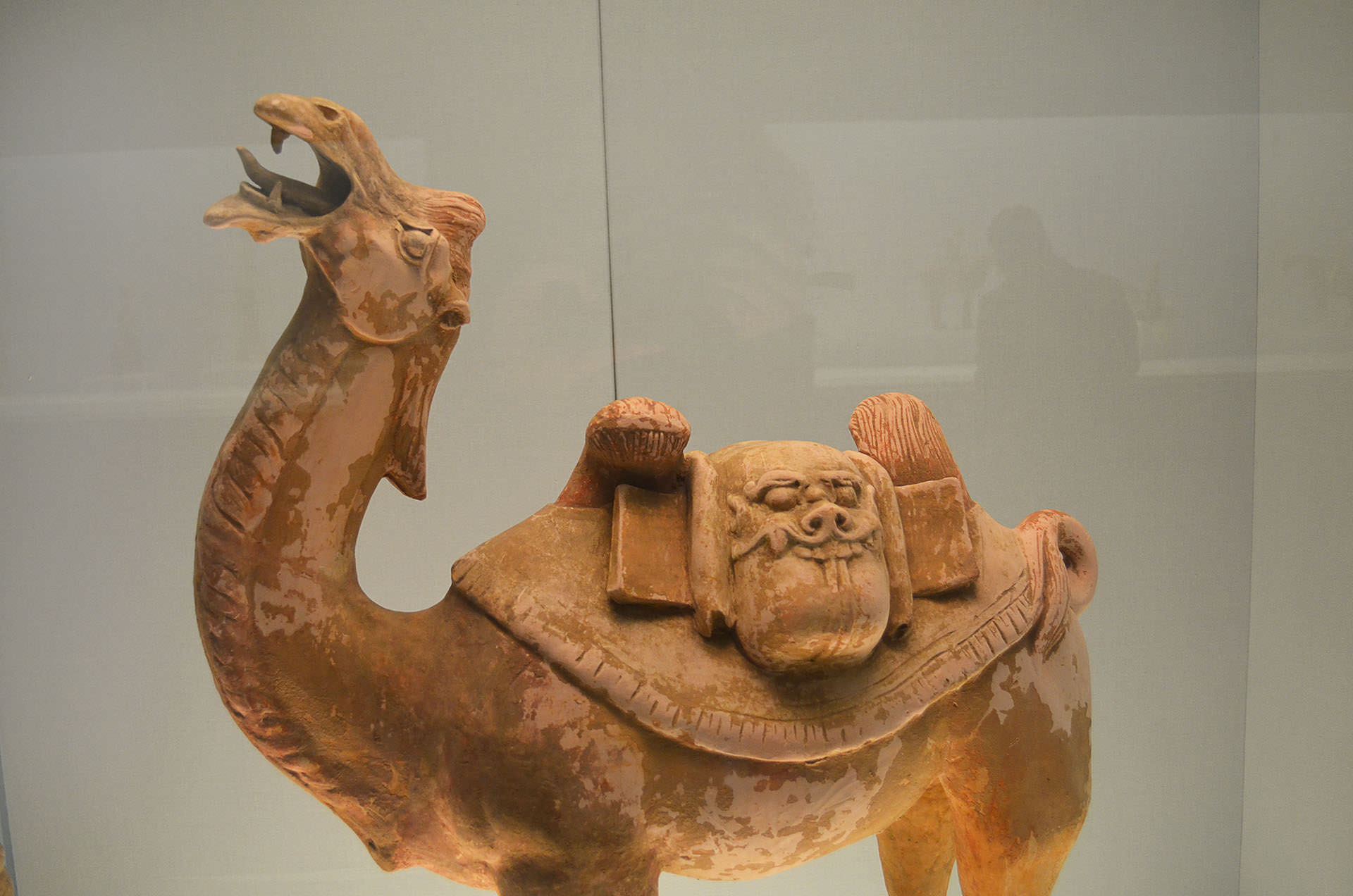 פסלי גמלים מתקופת שושלת טאנג. מעידים על חשיבות הסוחרים הזרים בתקופה (צילום: נוגה פיגה)