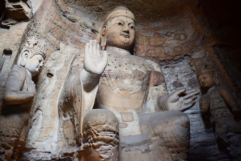 חציבה באבן ופיסול במימדים גדולים במערות יונגאנג (צילום: טל ניצן)